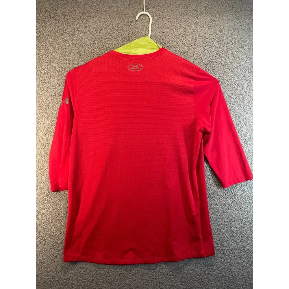 Under Armour  Shirt Mens XL Red   Loose  Athletic Training